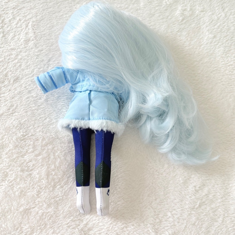 Na‎ Na Na Surprise Soft Fashion Doll Blue Hair Wolf Winter Outfit 11 inch MGA - Picture 9 of 10
